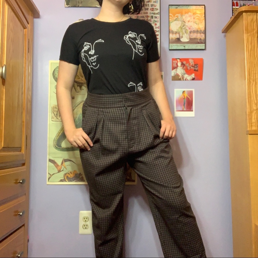 Black tee with white abstract face line art